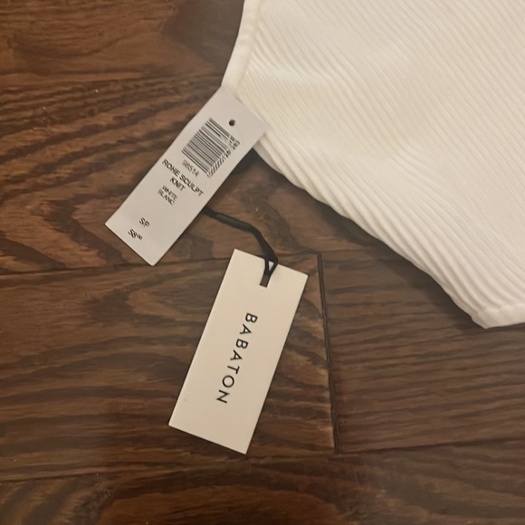 Aritzia White Ribbed Top - Picture 3 of 3